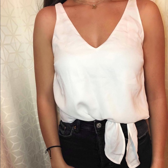 Loose fitted white tank top with ribbon detail - Picture 1 of 1